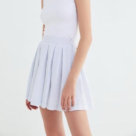 URBAN OUTFITTERS BLUE AND WHITE PLEATED SKIRT - Picture 2 of 6